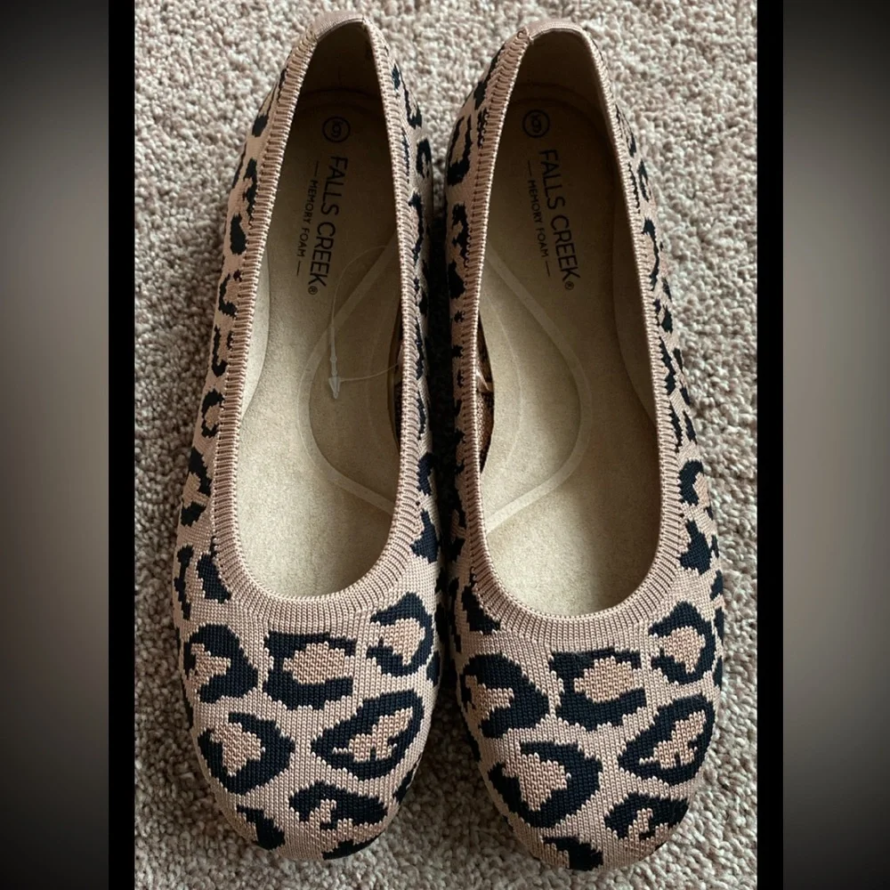 NEW Woman’s Knit Ballet Cushioned Flats Leopard Print. Size 6, 7 & 11 - Picture 1 of 5